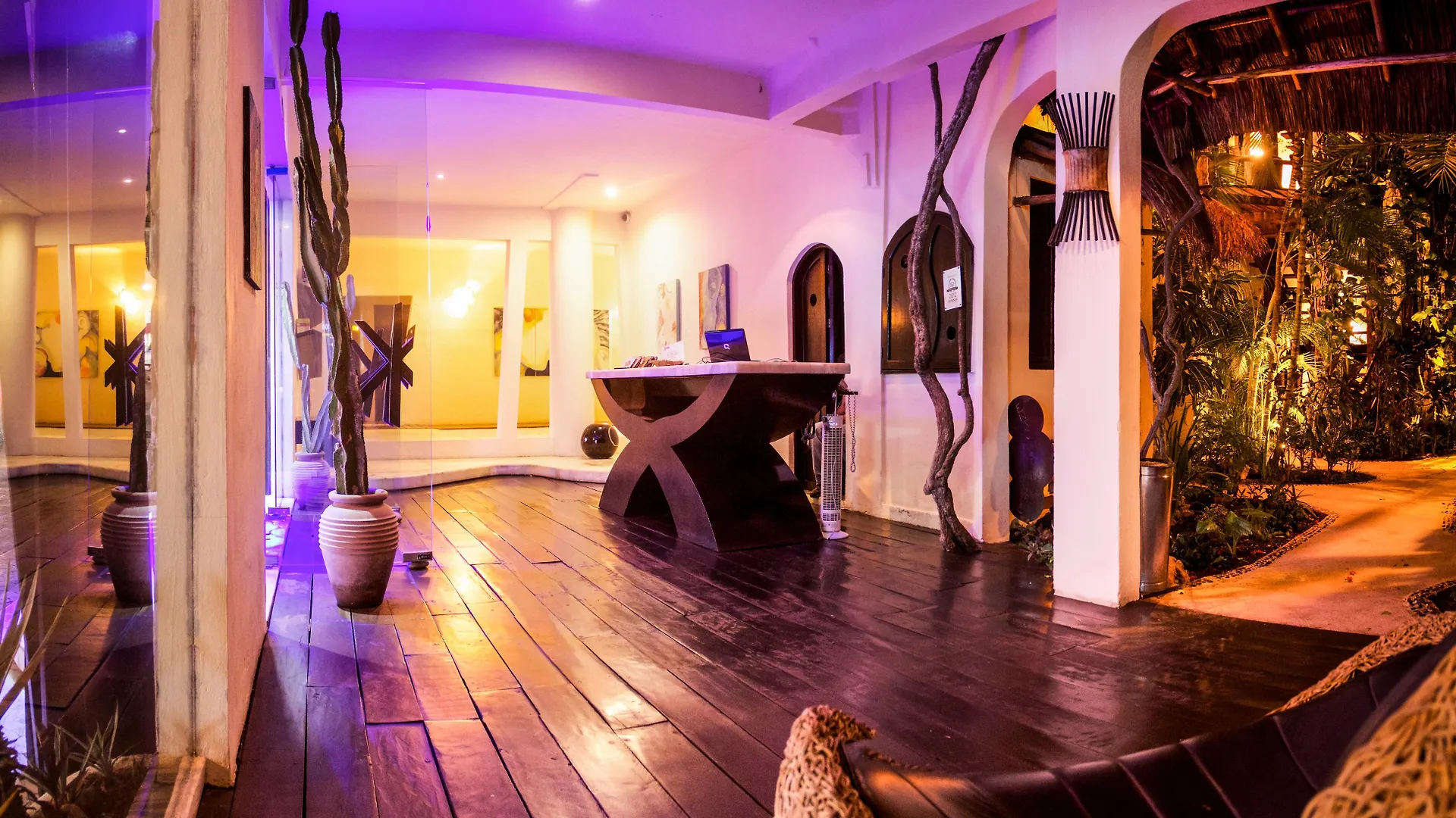 Hotel Kinbe - Few Steps From 5Th Avenue And The Beach Playa del Carmen