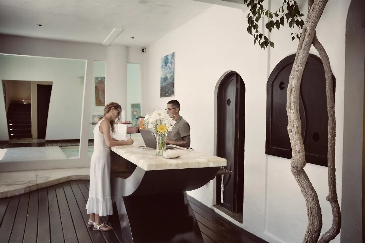 Hotel Kinbe - Few Steps From 5Th Avenue And The Beach Playa del Carmen