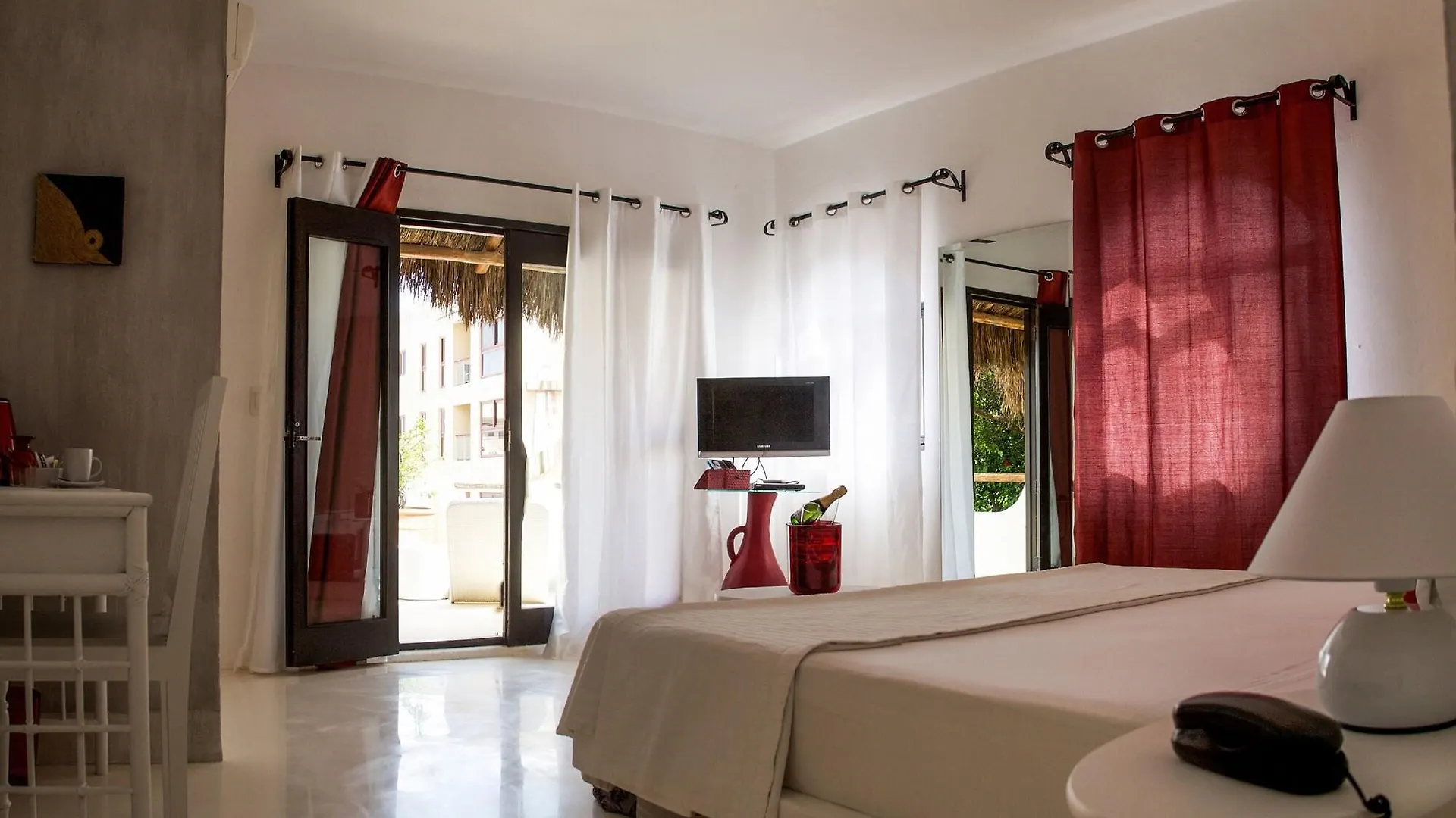 ****  Hotel Kinbe - Few Steps From 5Th Avenue And The Beach Playa del Carmen Mexico