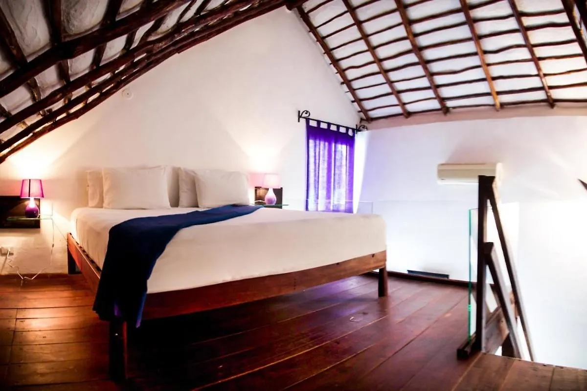 Hotel Kinbe - Few Steps From 5Th Avenue And The Beach Playa del Carmen 4*,